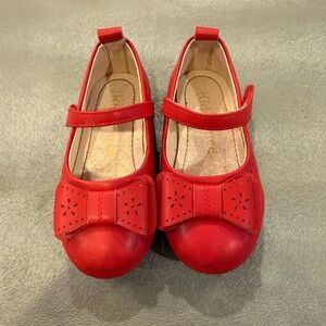 Red Kids Dress Shoes with Bow. Size 7